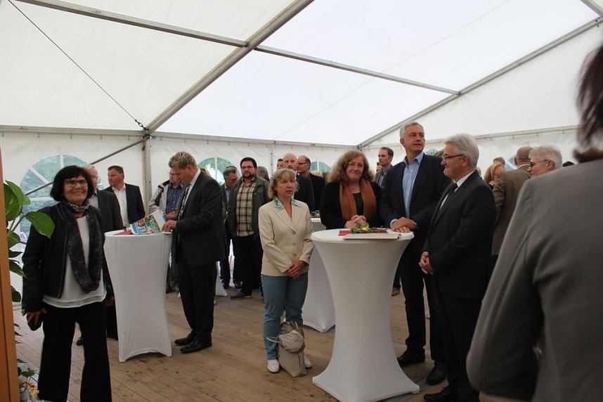 Mit Festakt schiefer Turm als gerettet gefeiert