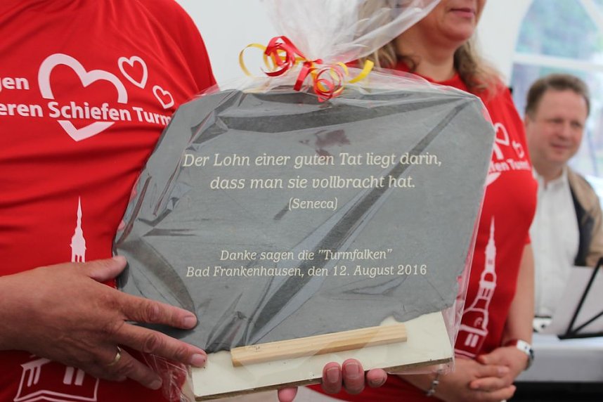 Mit Festakt schiefer Turm als gerettet gefeiert