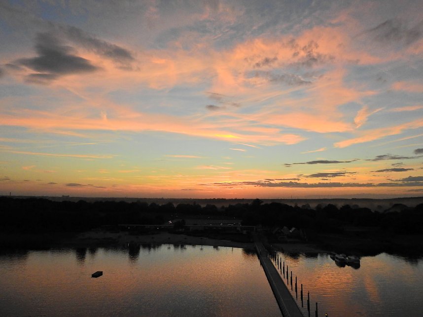 Spinnen im Mondschein am Goitzsche See