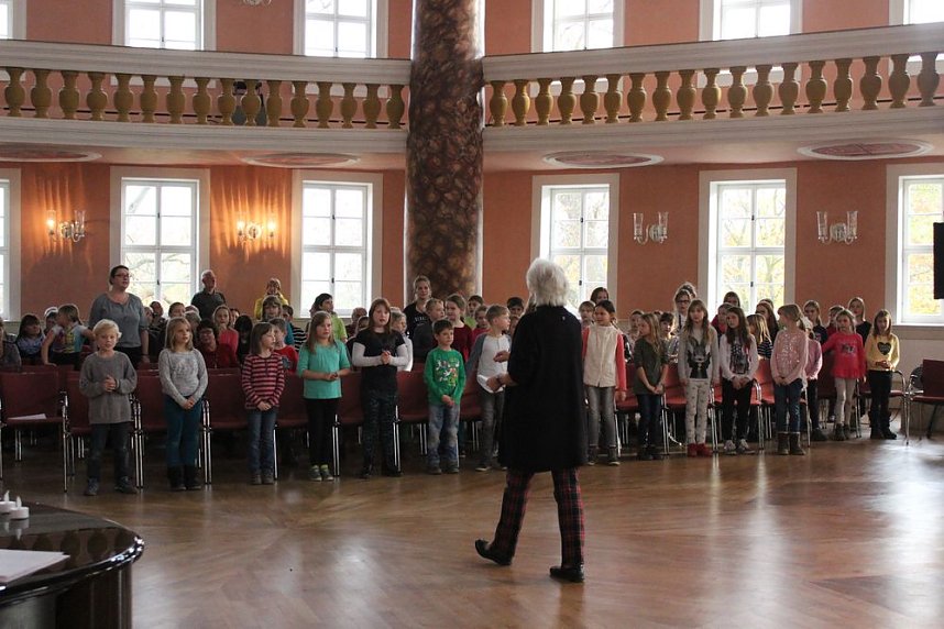 Getanzt und gesungen