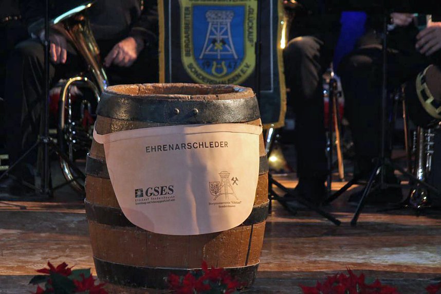 Ministerpr&auml;sident bekam Schl&auml;ge