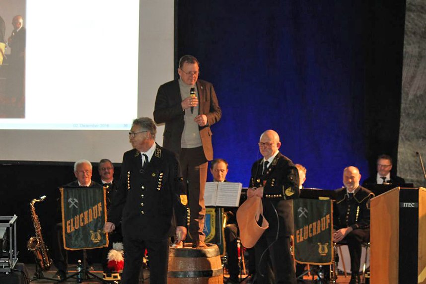 Ministerpr&auml;sident bekam Schl&auml;ge