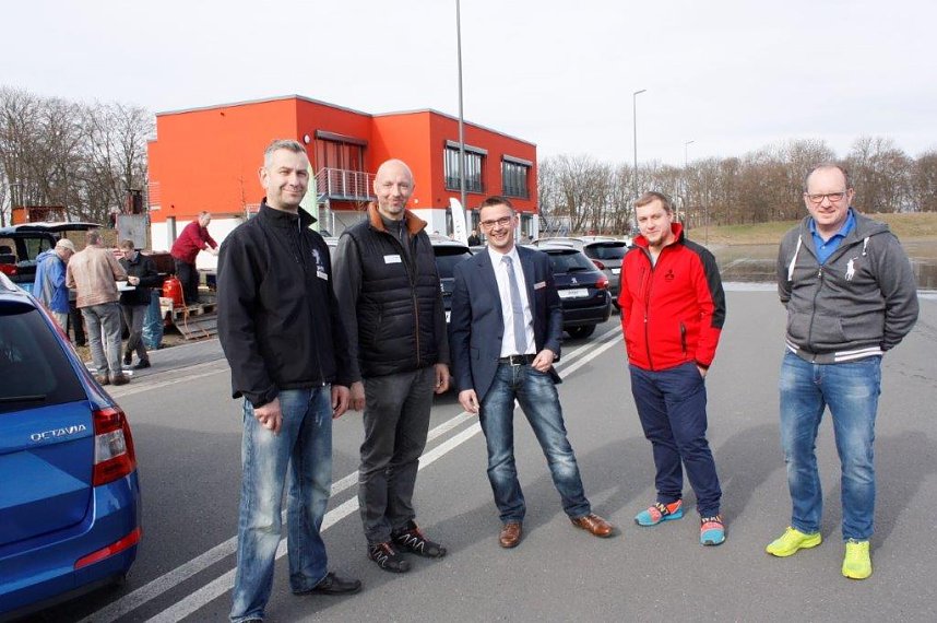 Ab ins Gel&auml;nde: Autohaus-Peter-Gruppe lud zum Aktionstag ins Autodrom