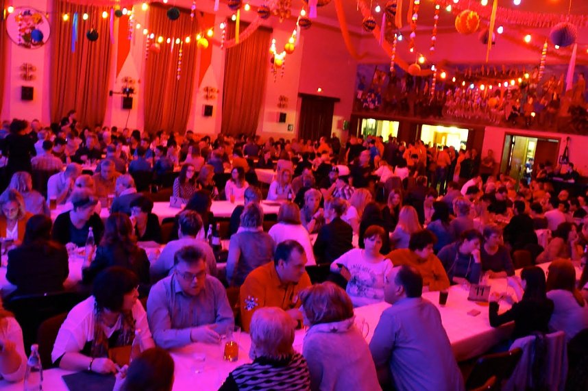 M&auml;nnerbeine und mehr auf Bleicher&ouml;der B&uuml;hne