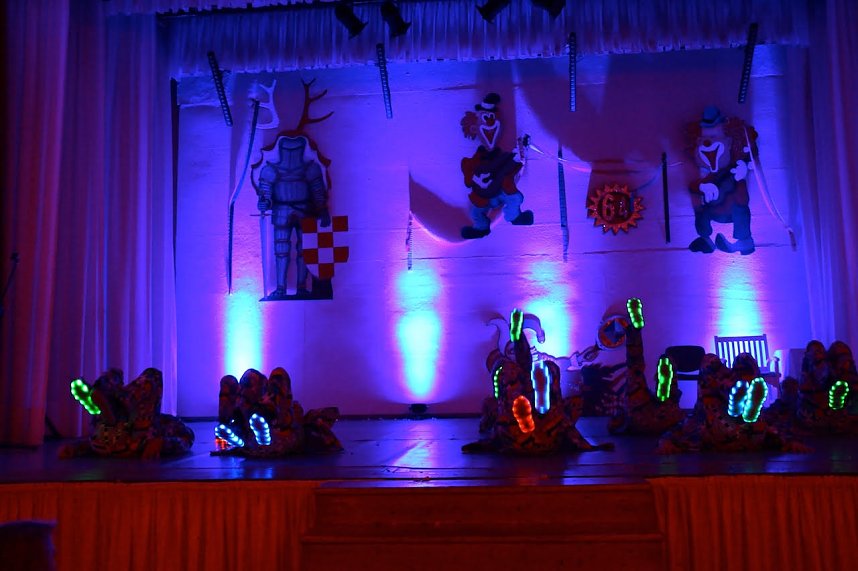 M&auml;nnerbeine und mehr auf Bleicher&ouml;der B&uuml;hne