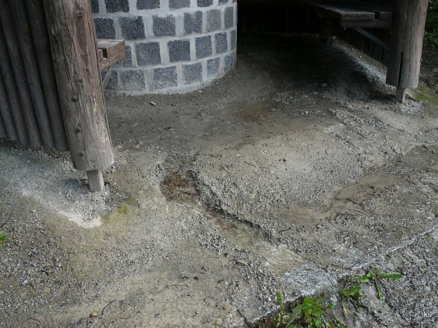 Quellen sprudeln &uuml;ber im B&auml;renpark