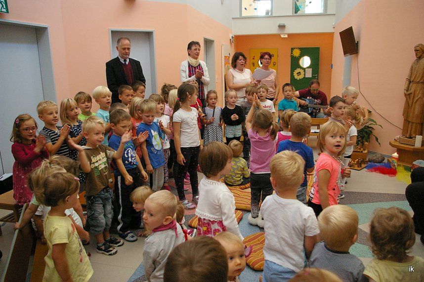 Bischof im Kindergarten Beuren