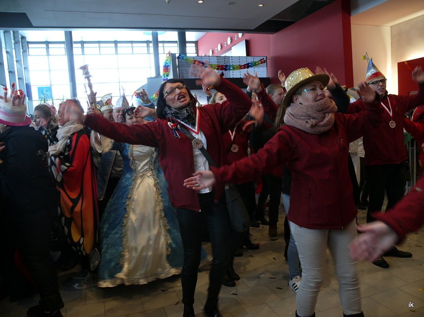 Empfang im Foyer am Rosenmontag