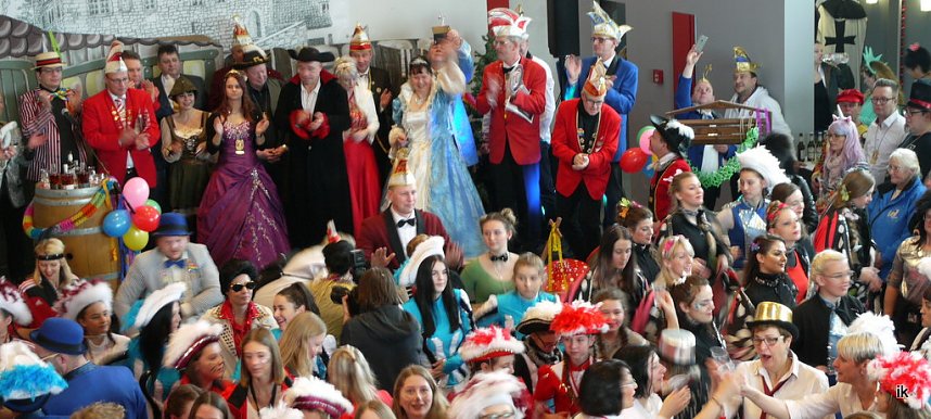 Empfang im Foyer am Rosenmontag