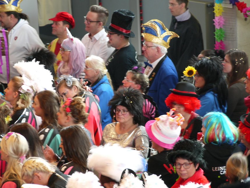 Empfang im Foyer am Rosenmontag