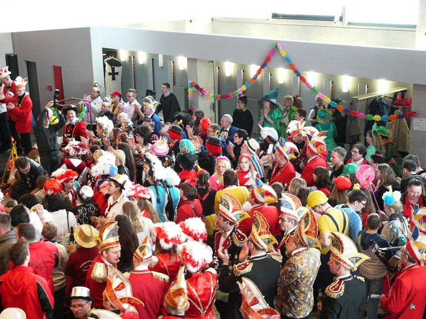 Empfang im Foyer am Rosenmontag