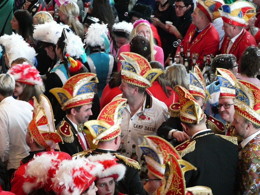 Empfang im Foyer am Rosenmontag