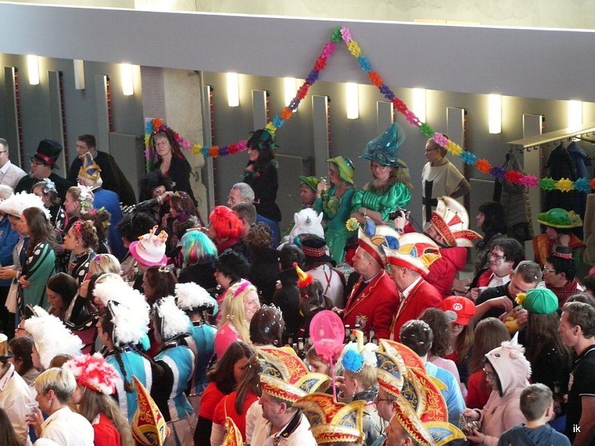 Empfang im Foyer am Rosenmontag
