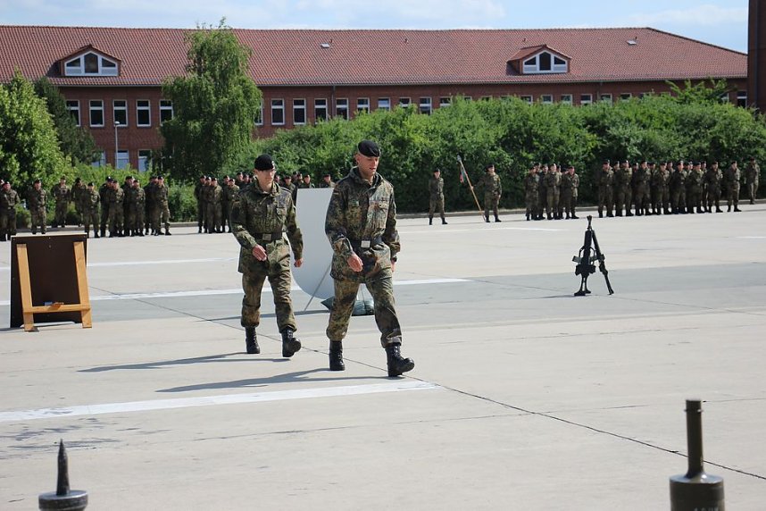 Einheiten der Bundeswehr verabschiedet