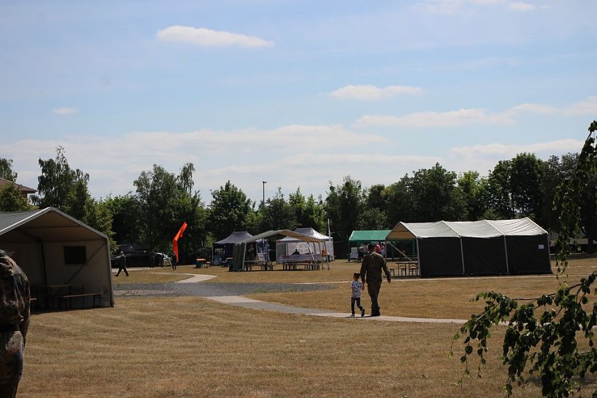 Einheiten der Bundeswehr verabschiedet