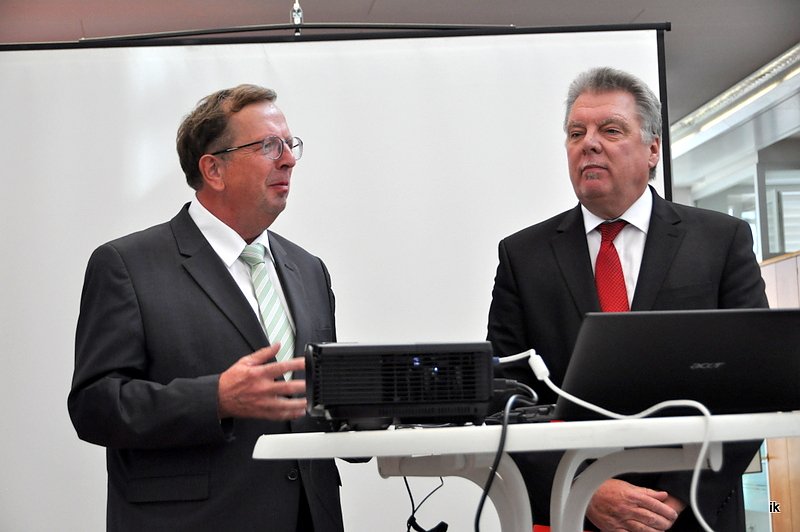 &Uuml;bergabe digitalisierter Zeitungen