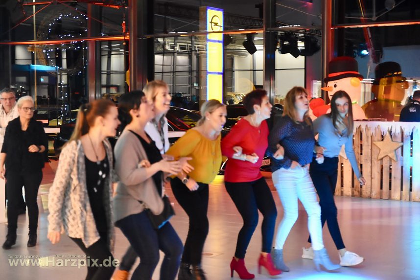 H&uuml;ttengaudi bei Autohaus Peter