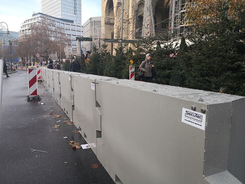 Weihnachtsmarkt-Festung in Berlin
