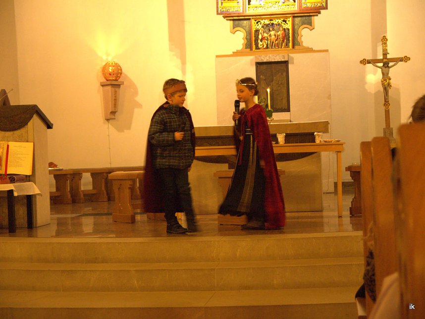 Elisabeth-Spiel in der Kirche