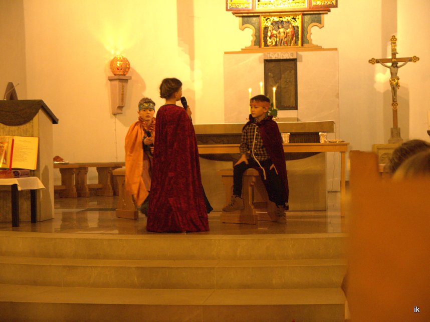 Elisabeth-Spiel in der Kirche