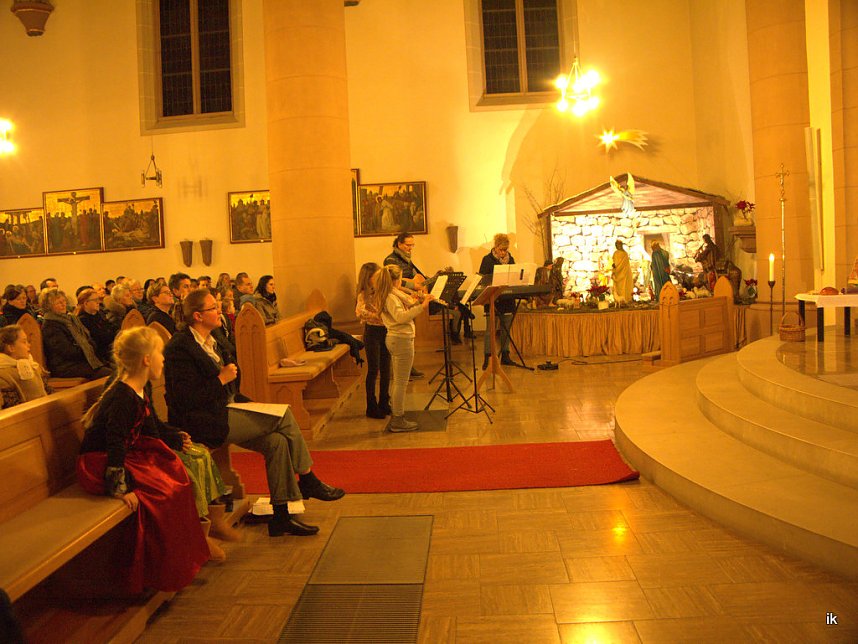 Elisabeth-Spiel in der Kirche