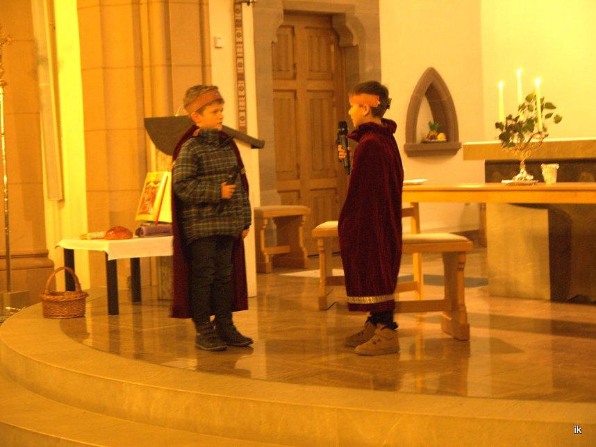 Elisabeth-Spiel in der Kirche