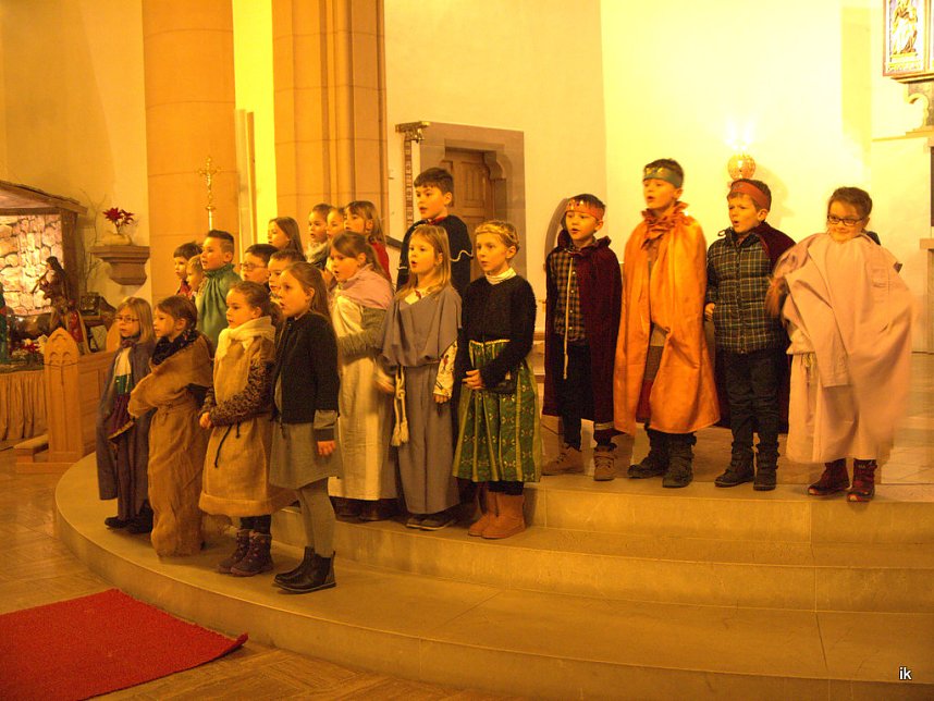 Elisabeth-Spiel in der Kirche