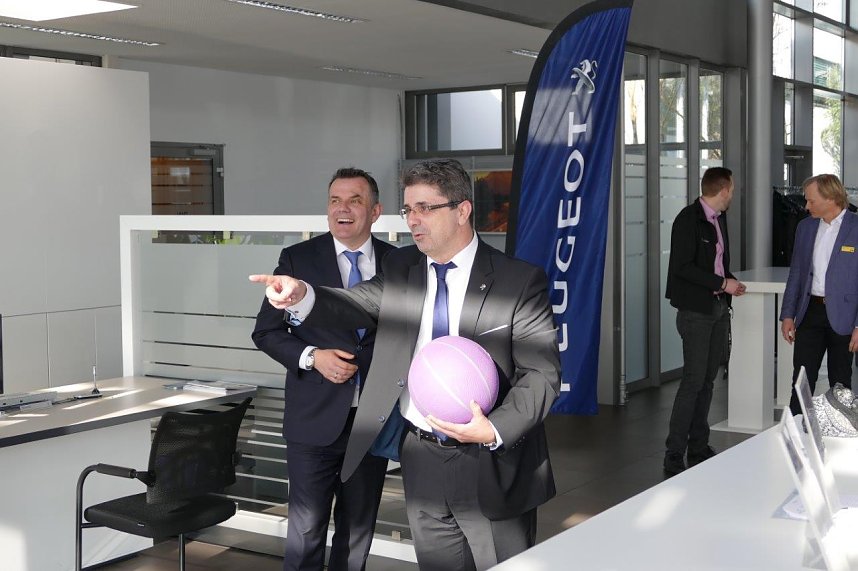 Autohaus Er&ouml;ffnung