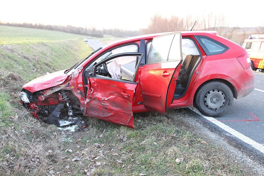 Sechs Menschen bei Unfall verletzt