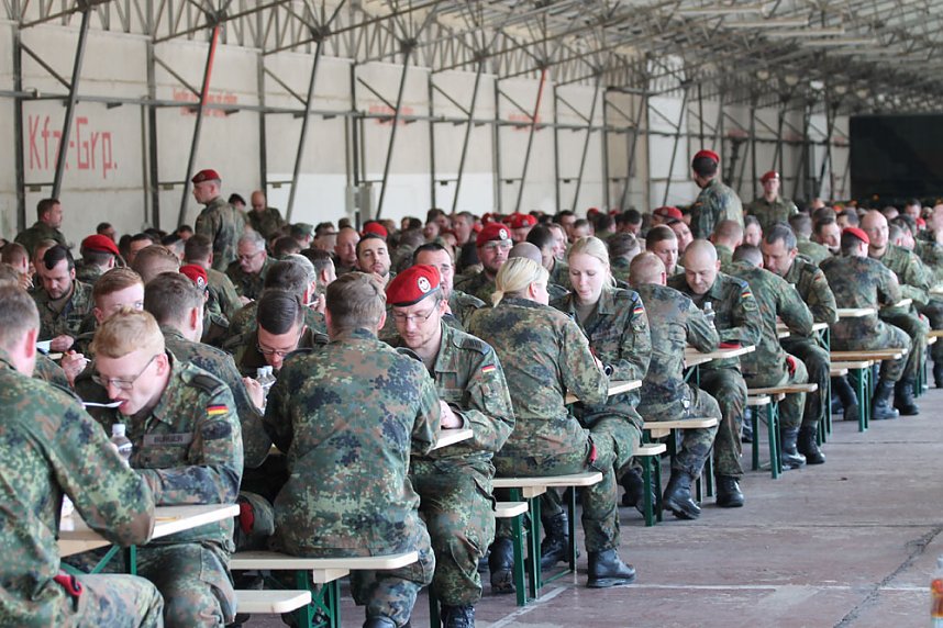 Soldaten aus vier Standorten