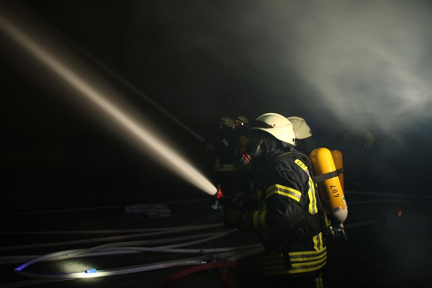 Gro&szlig;&uuml;bung im H&ouml;llbergtunnel