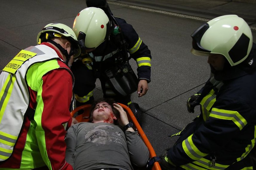 Gro&szlig;&uuml;bung im H&ouml;llbergtunnel