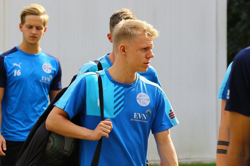 Trainingsauftakt des Oberliga-Kaders im AKS