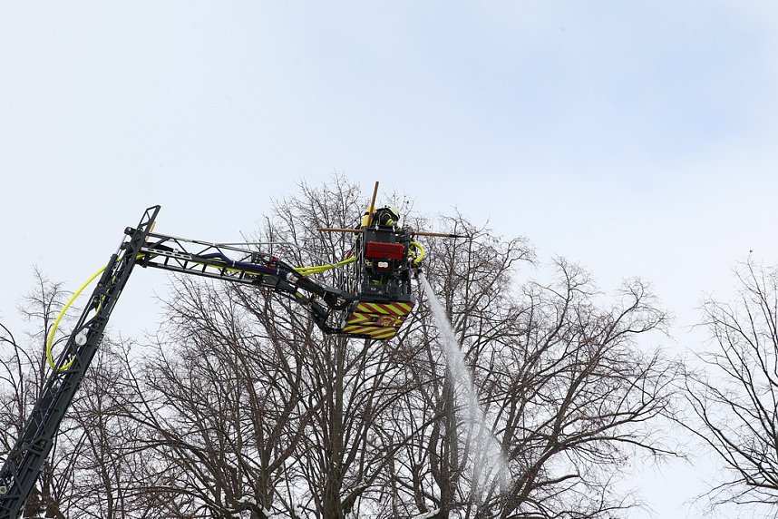 Dachstuhlbrand griff auf Nachbarh&auml;user &uuml;ber