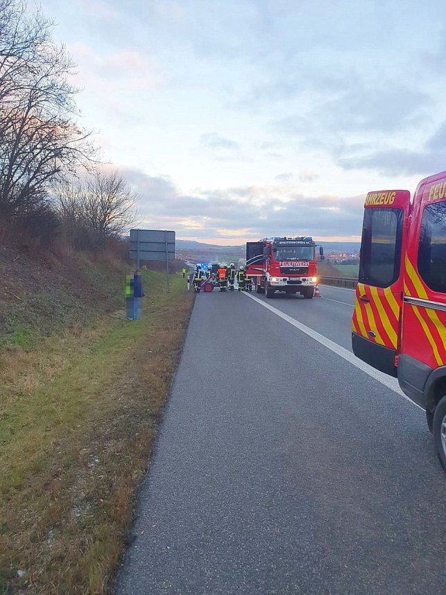 Auto auf der A38 brannte