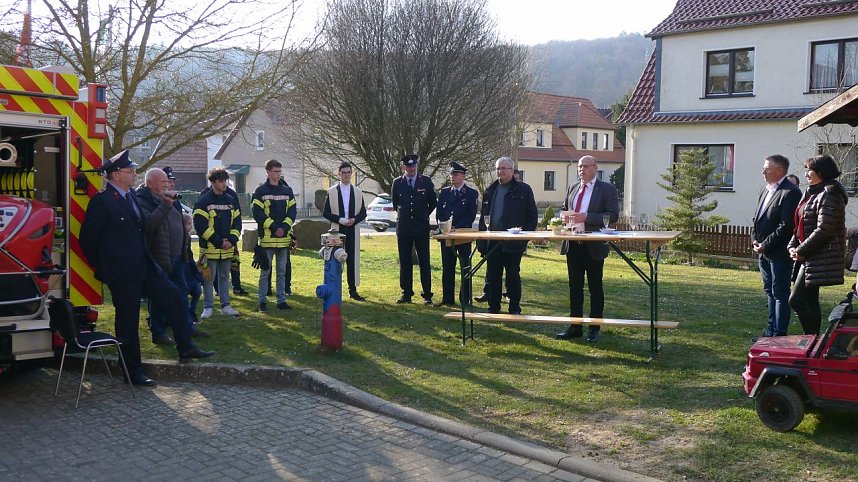 In Kallmerode freuten sich die Kameraden der Feuerwehr &uuml;ber ihr neues Einsatzfahrzeug