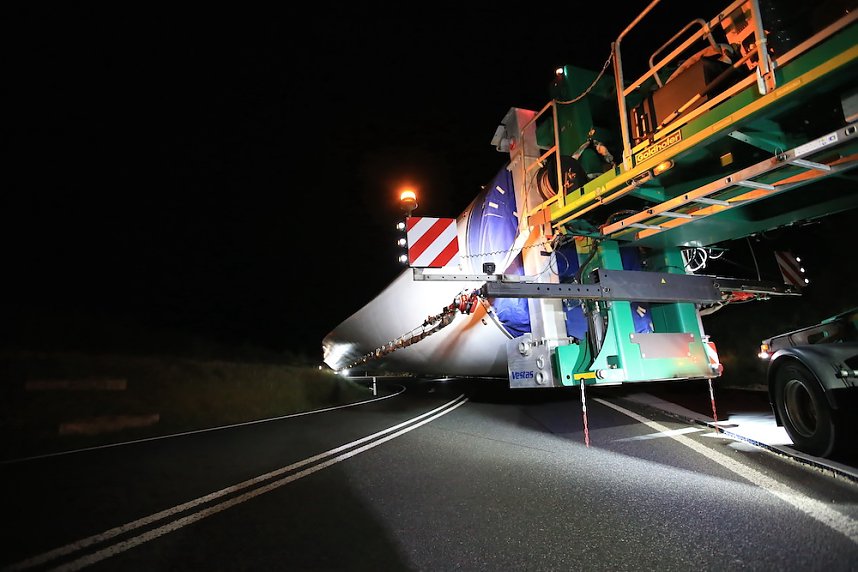 Schwerlasttransport mit Windr&auml;dern
