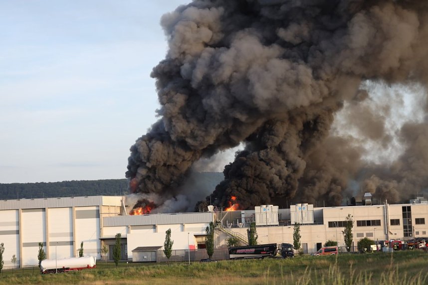 Erste Fotos vonden L&ouml;scharbeiten