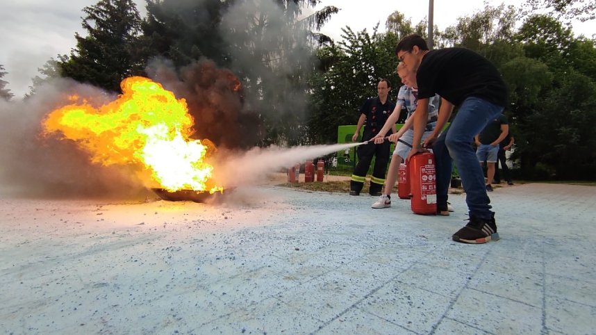 Feuriger Projekttag an der Leinefelder Regelschule  Konrad Hentrich