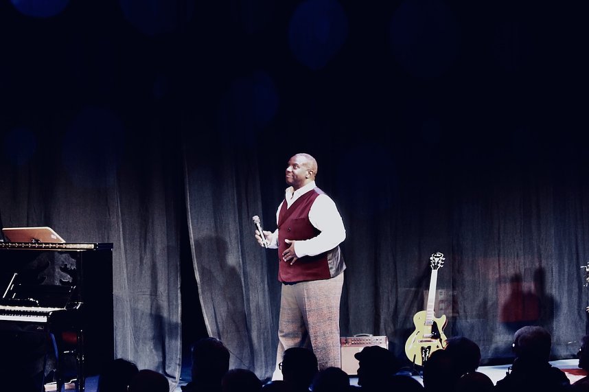 In Haus der Kunst in Sondershausen fand das vorletzte Weihnachtskonzert des Tenortrios Fellas, in diesem Jahr, vor ausverkauftem Haus statt. Am Klavier begleitete sie die bekannten Pianistin Rosalina Genchev 