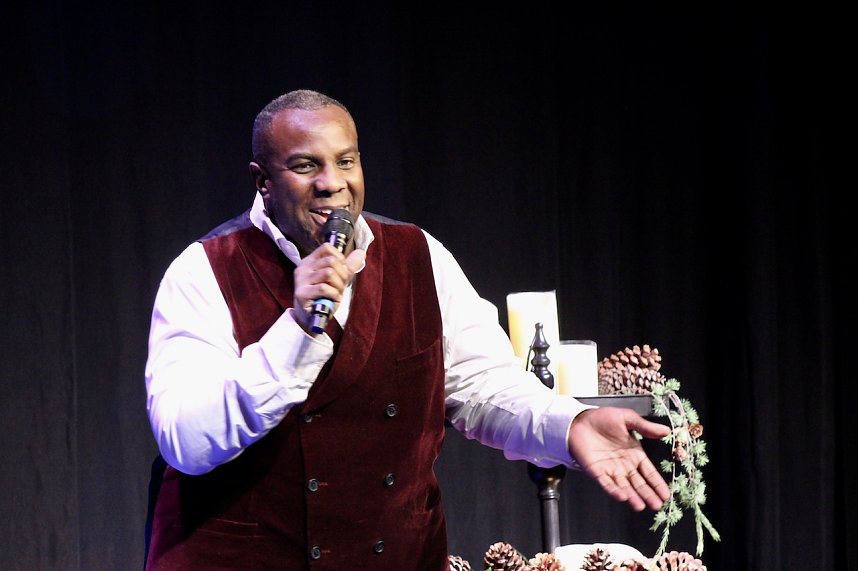 In Haus der Kunst in Sondershausen fand das vorletzte Weihnachtskonzert des Tenortrios Fellas, in diesem Jahr, vor ausverkauftem Haus statt. Am Klavier begleitete sie die bekannten Pianistin Rosalina Genchev 