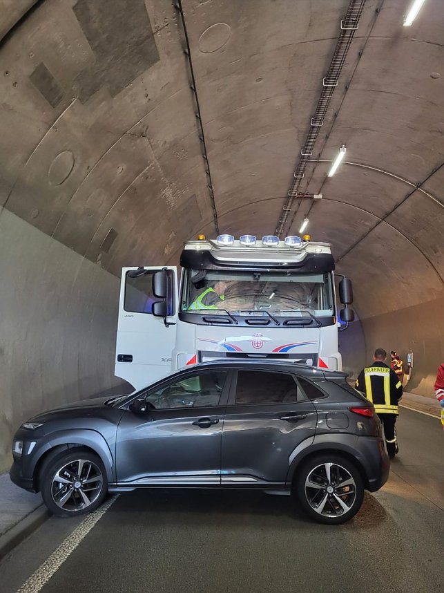 Unfall im H&ouml;llbergtunnel