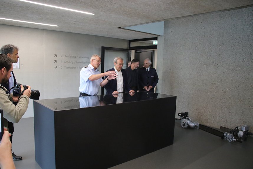 Th&uuml;ringens Innenminister Georg Maier stellte die Feuerwehrstatistik f&uuml;r das Jahr 2022 in der neuen Feuerwache in Nordhausen vor