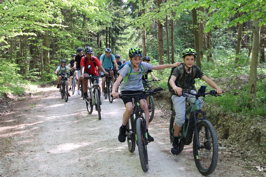 Jugendfeuerwehr radelte in den Mai