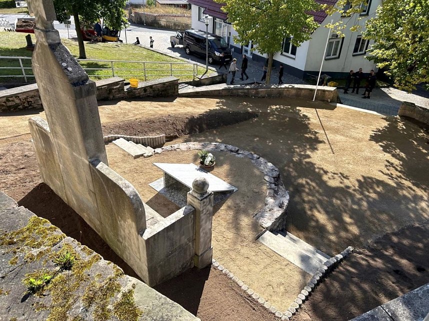 Mahnmalsanierung in Breitenbach