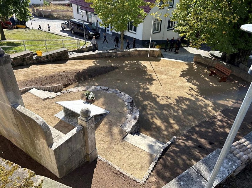 Mahnmalsanierung in Breitenbach