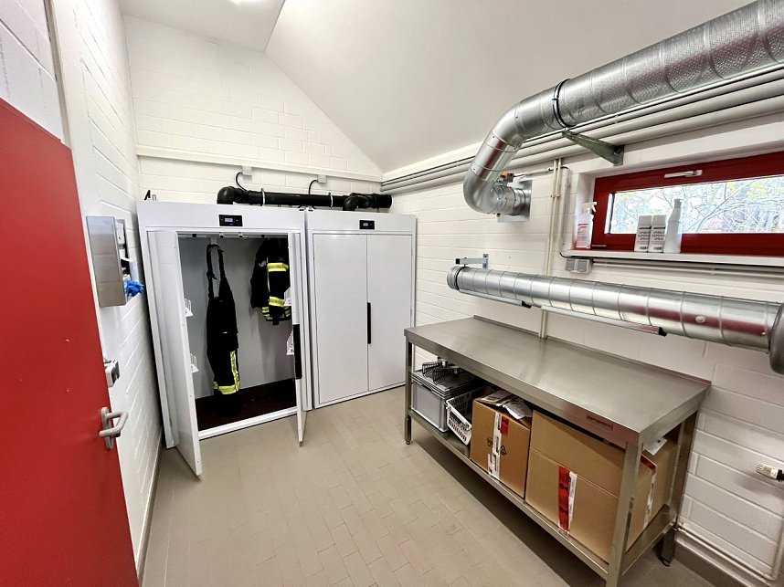 Eine XXL-Waschmaschine f&uuml;r die Feuerwehr