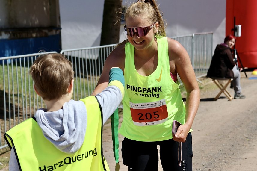 Stolze Sieger der 44. Harzquerung auf dem Treppchen