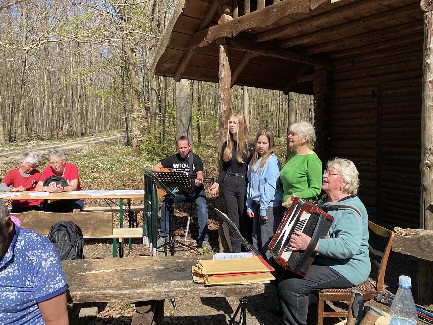 Wandergruppe im April
