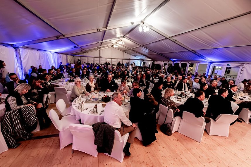 Weihnachtsfeier und Medienclub am Hexenbesen: der Nordth&uuml;ringer Unternehmerverband und die FUNKE Gruppe k&uuml;hrten am Montag die Unternehmerin des Jahres